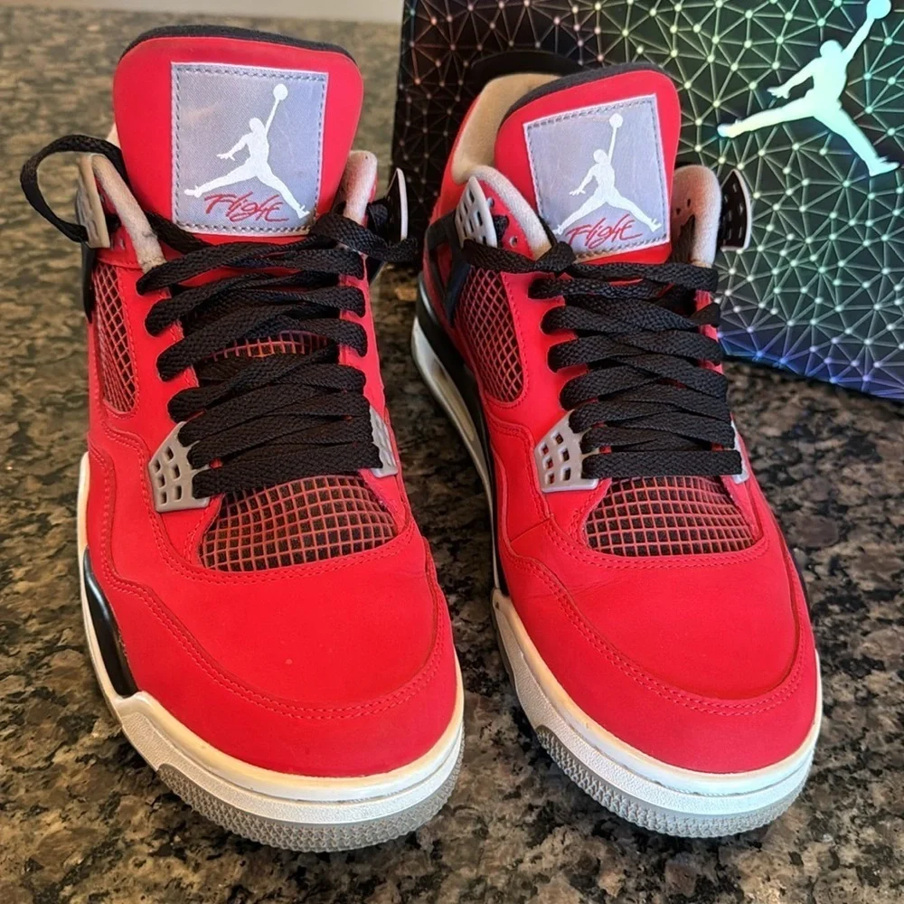 Jordan flight 4 retro  toro bravo 308497 Red Sneakers EUC 10.5